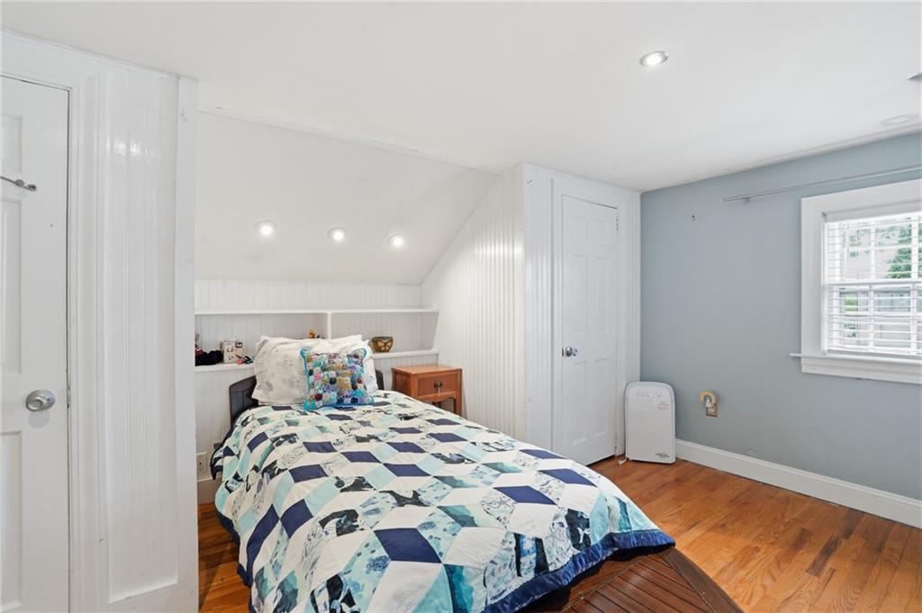 Warren, Rhode Island, 02885, United States, 2 Bedrooms Bedrooms, ,3 BathroomsBathrooms,Residential,For Sale,2048130