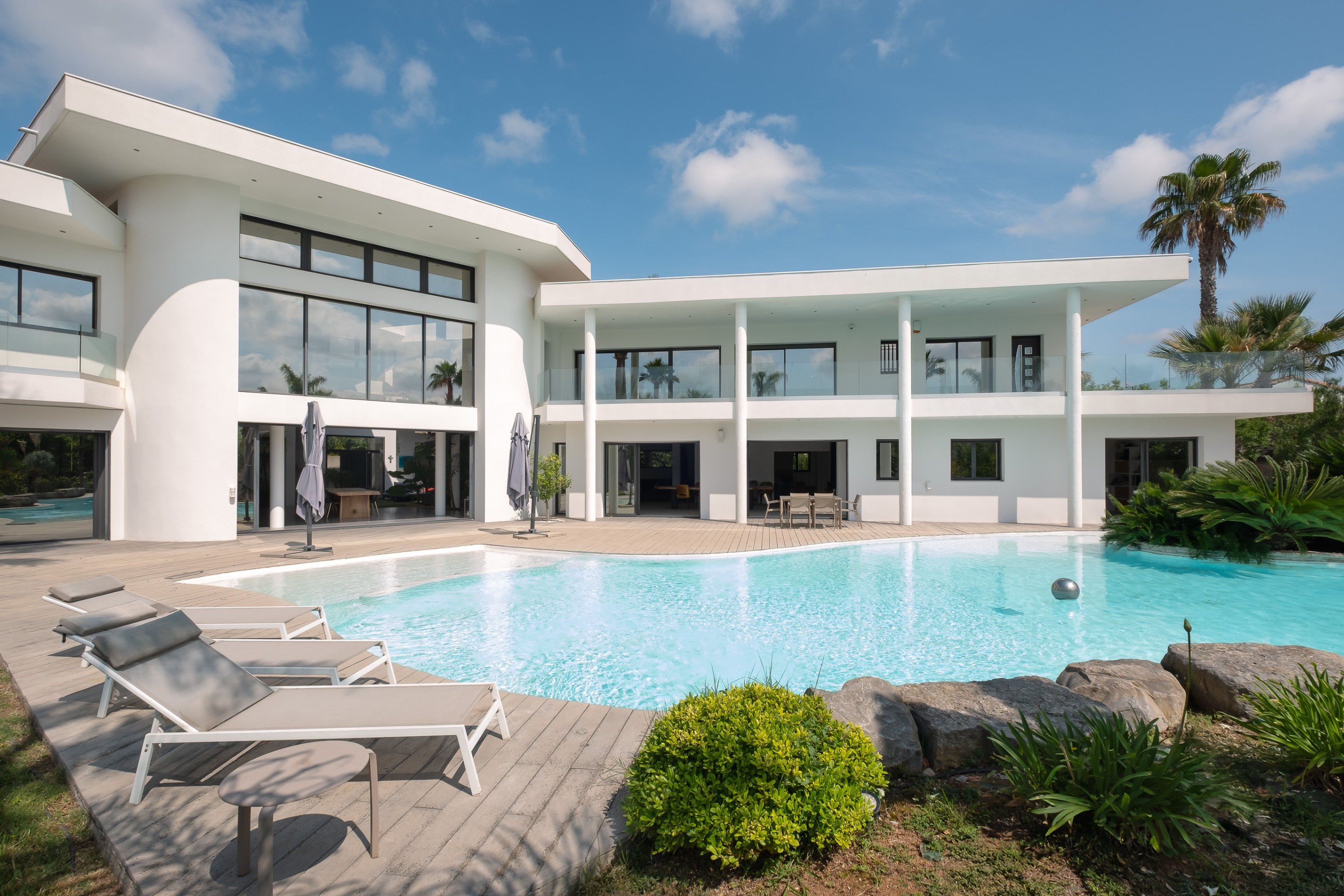  An amazing contemporary property - 物件實景