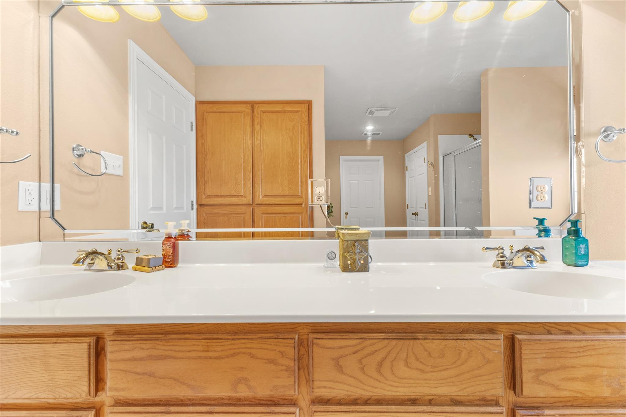 Sulphur Springs, Texas, 75482, United States, 4 Bedrooms Bedrooms, ,4 BathroomsBathrooms,Residential,For Sale,2012566