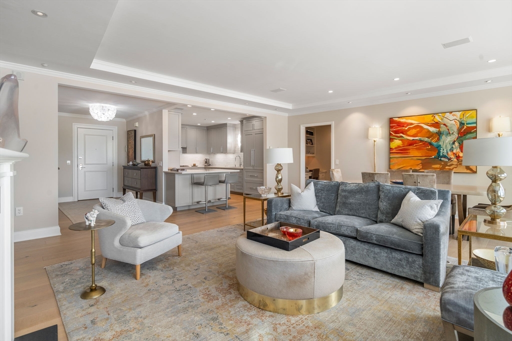 Boston, Massachusetts, 02199, United States, 3 Bedrooms Bedrooms, ,3 BathroomsBathrooms,Residential,For Sale,1940659