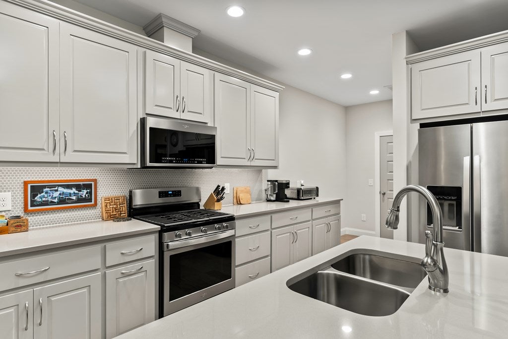 Ellijay, Georgia, 30536, United States, 3 Bedrooms Bedrooms, ,2 BathroomsBathrooms,Residential,For Sale,1987924