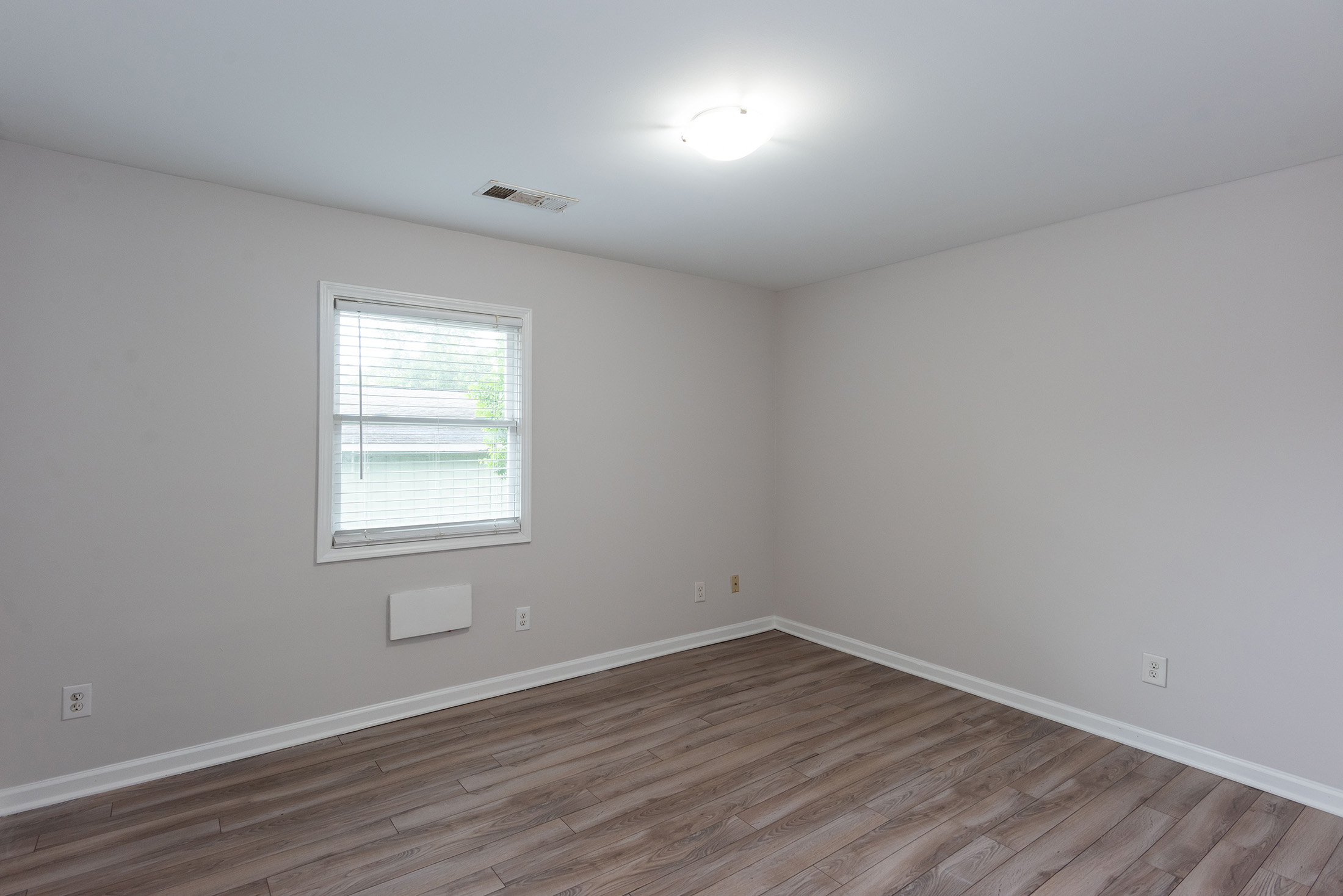  Fully Renovated Townhome with No HOA - 物件實景