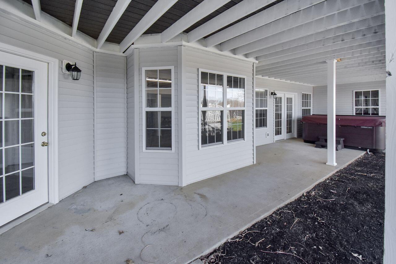 Dry Ridge, Kentucky, 41035, United States, 5 Bedrooms Bedrooms, ,4 BathroomsBathrooms,Residential,For Sale,1818074