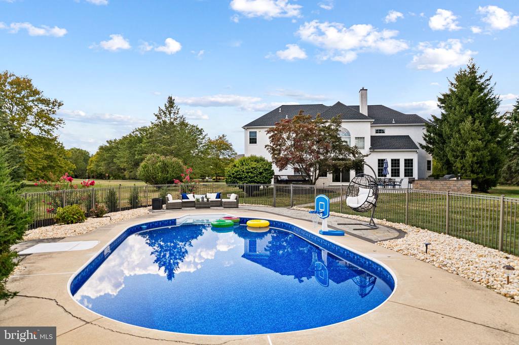 Newtown, Pennsylvania, 18940, United States, 4 Bedrooms Bedrooms, ,4 BathroomsBathrooms,Residential,For Sale,1941043