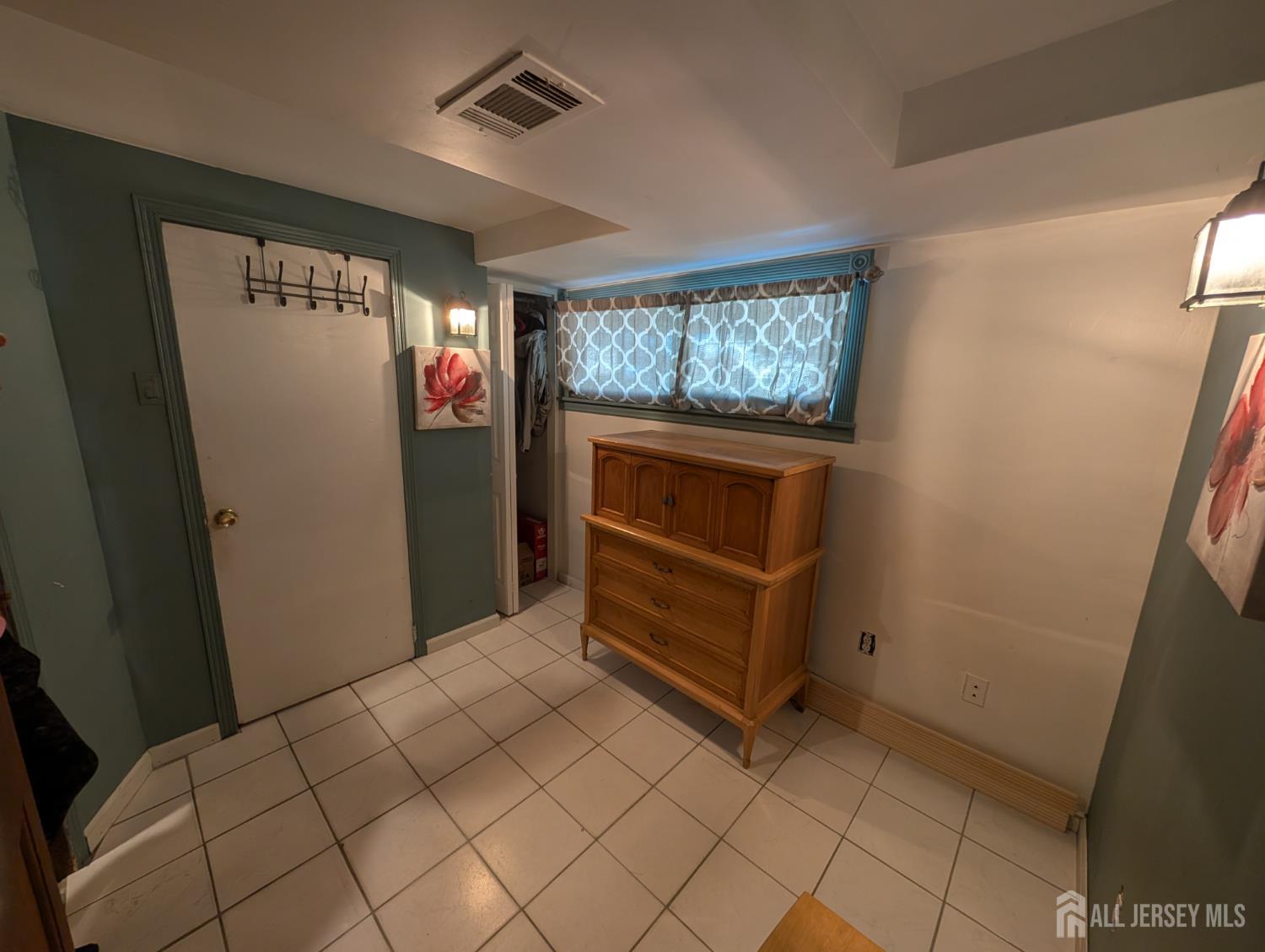 Old Bridge, New Jersey, 08857, United States, 3 Bedrooms Bedrooms, ,2 BathroomsBathrooms,Residential,For Sale,1849014