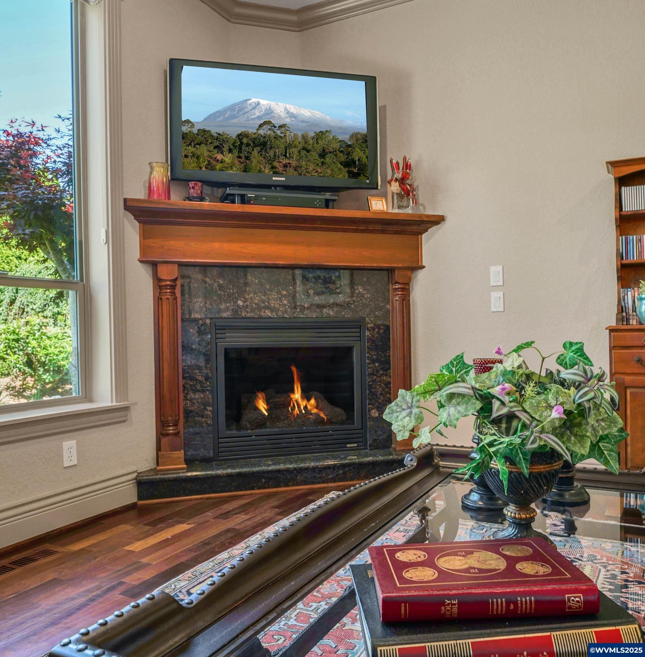 Salem, Oregon, 97306, United States, 4 Bedrooms Bedrooms, ,4 BathroomsBathrooms,Residential,For Sale,1857548
