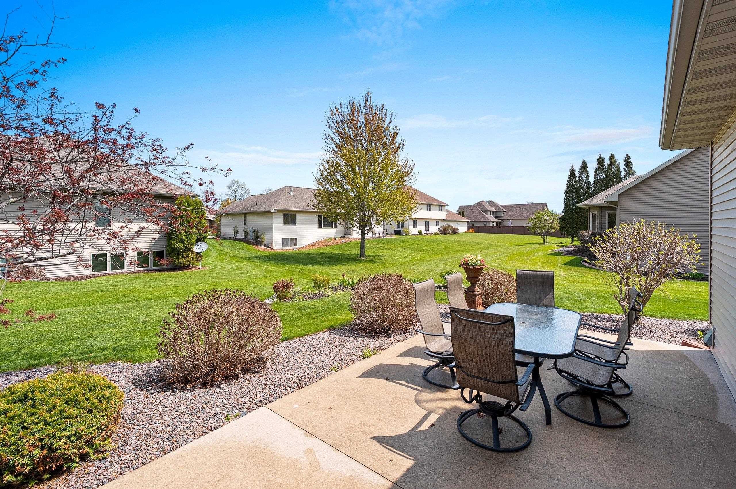 DE PERE, Wisconsin, 54115, United States, 3 Bedrooms Bedrooms, ,4 BathroomsBathrooms,Residential,For Sale,2048400