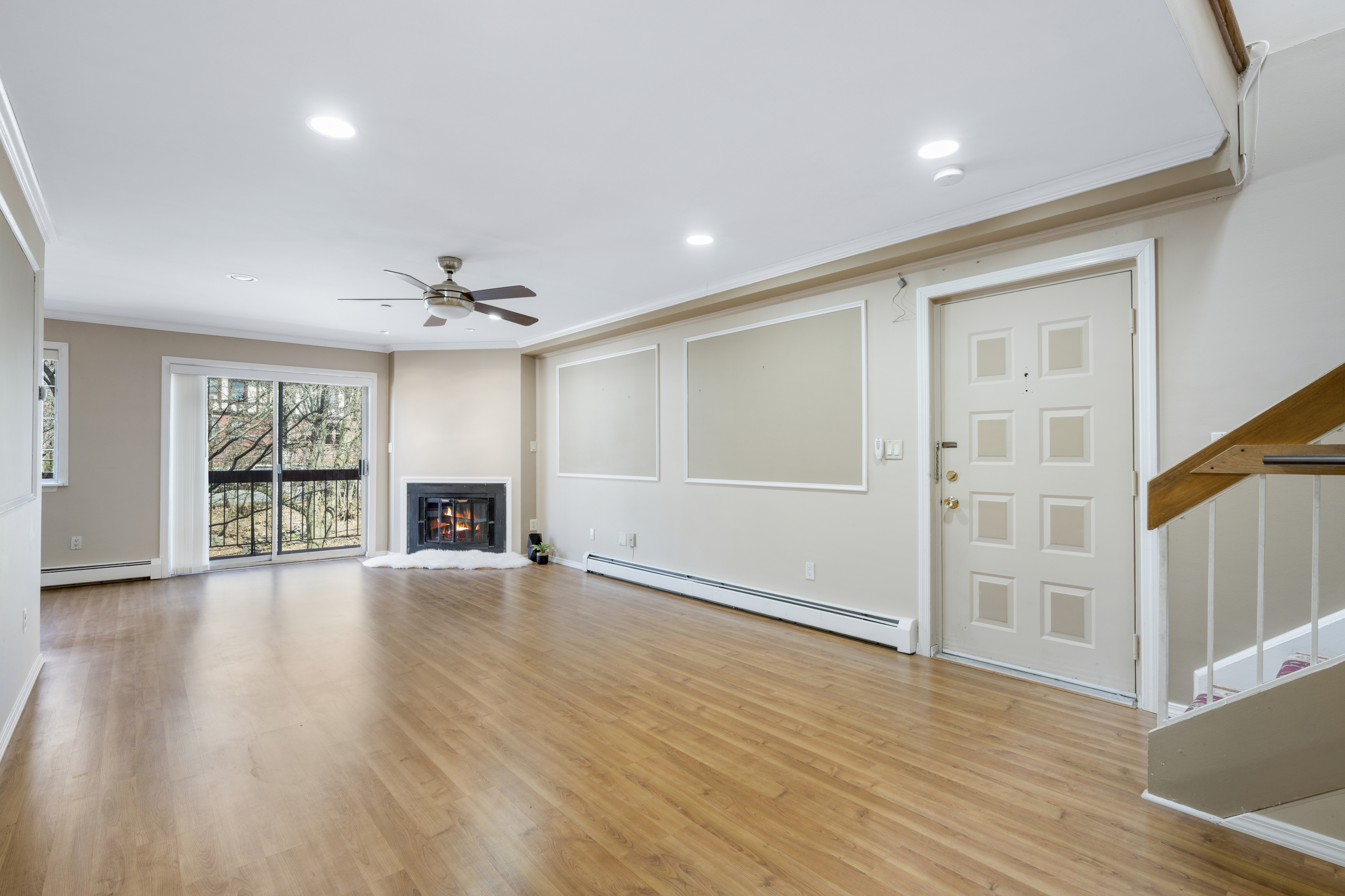  Two-Level Townhouse in White Plains - 物件實景