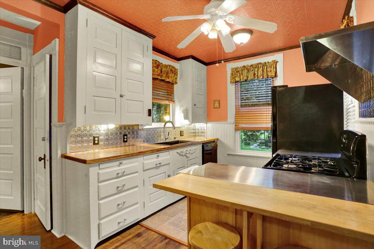 Manheim, Pennsylvania, 17545, United States, 6 Bedrooms Bedrooms, ,8 BathroomsBathrooms,Residential,For Sale,1896454