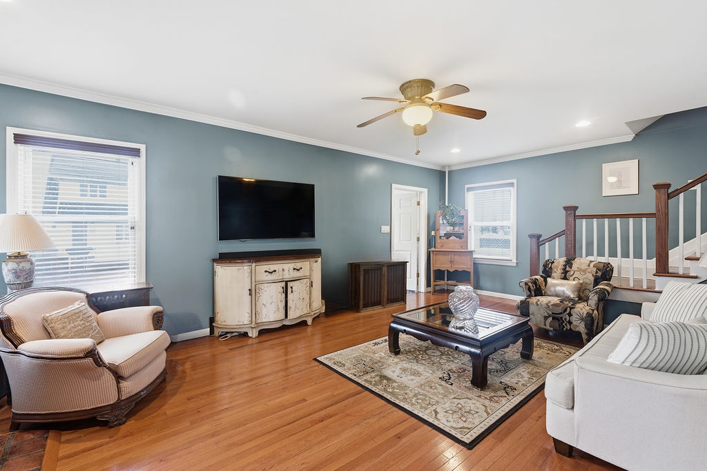 Howard Beach, New York, 11414, United States, 4 Bedrooms Bedrooms, ,1 BathroomBathrooms,Residential,For Sale,1986099