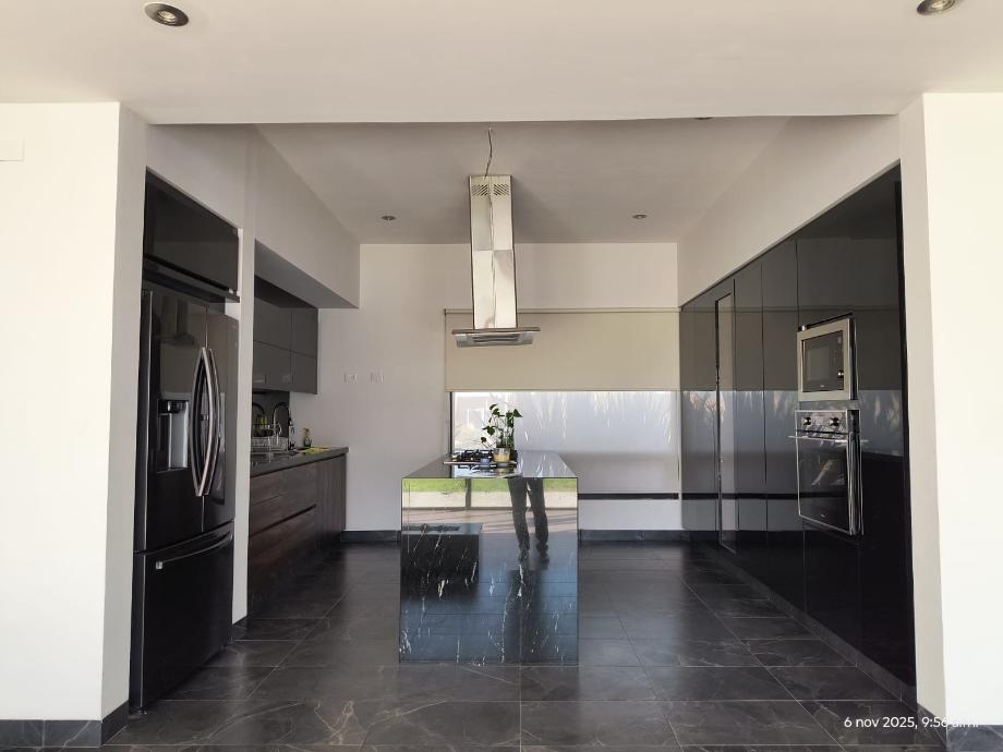 Torreón, Coahuila de Zaragoza, 27106, Mexico, 3 Bedrooms Bedrooms, ,4 BathroomsBathrooms,Residential,For Sale,1991991