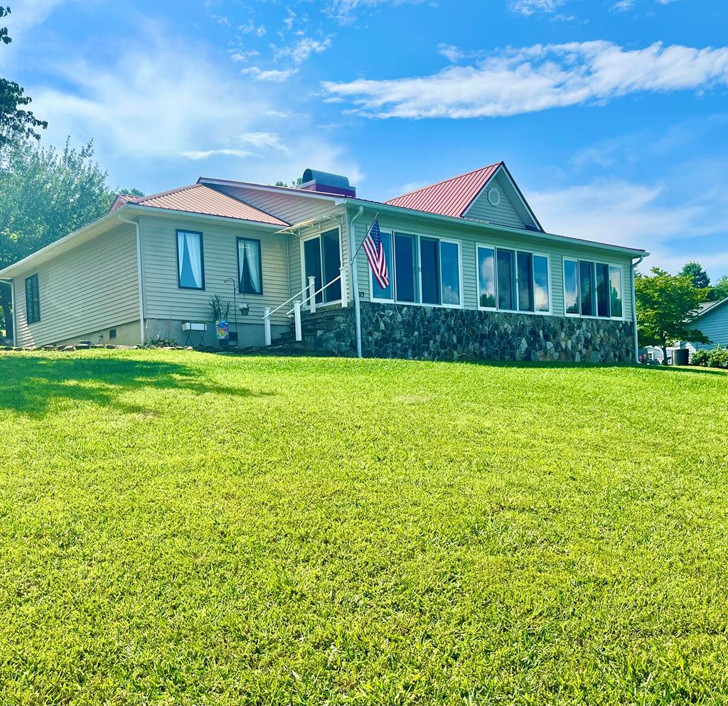 Hiawassee, Georgia, 30546, United States, 3 Bedrooms Bedrooms, ,2 BathroomsBathrooms,Residential,For Sale,1761717