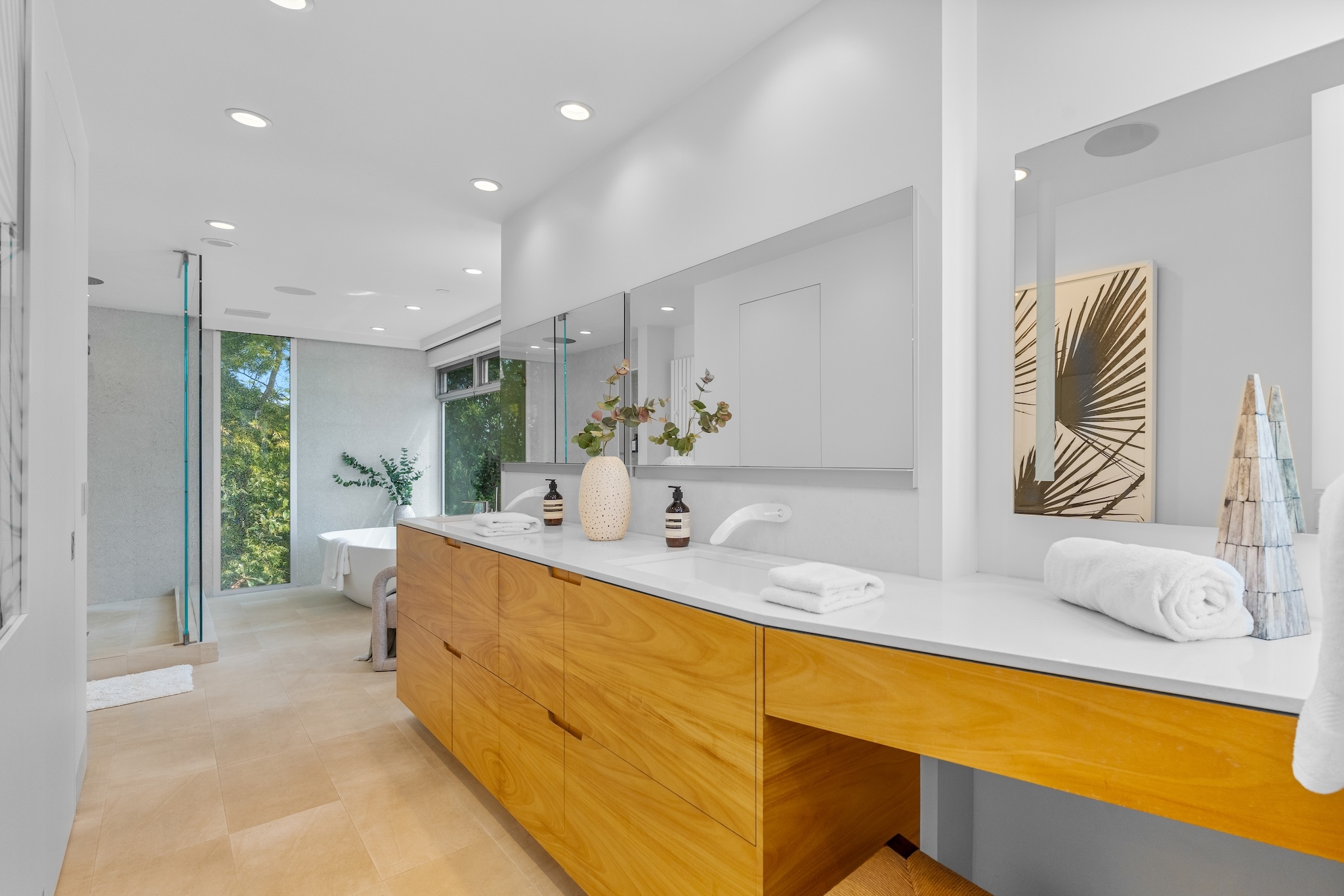  2129 Redcliff St - 物件實景