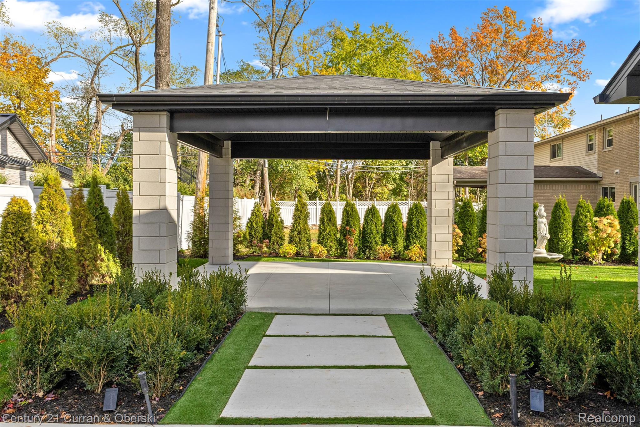 Dearborn, Michigan, 48128, United States, 5 Bedrooms Bedrooms, ,5 BathroomsBathrooms,Residential,For Sale,2030794