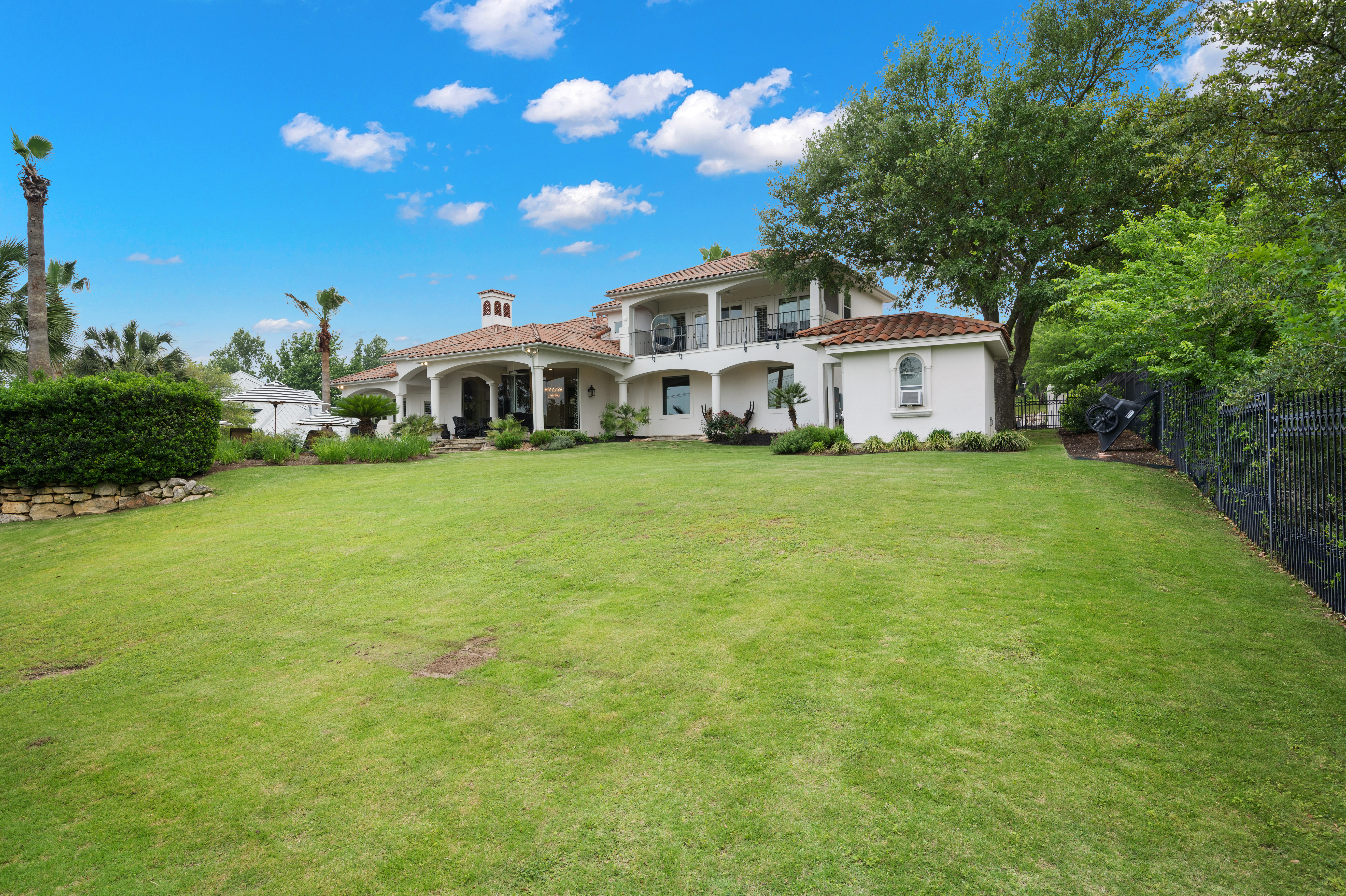  Elevated Dominion Living in Vineyard Estates - 物件實景