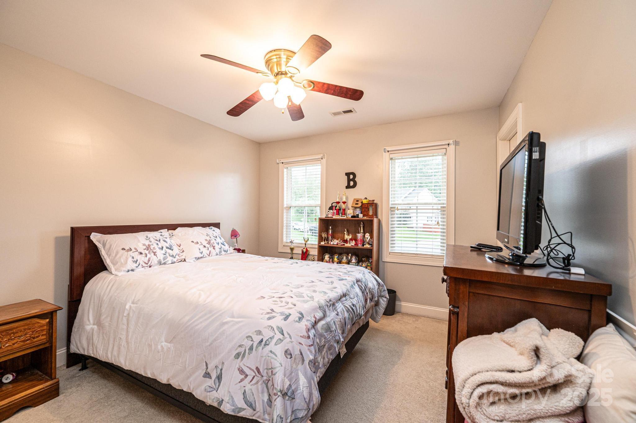 2640 Ironwood Drive, Hickory, North Carolina, 28602, United States, 4 Bedrooms Bedrooms, ,3 BathroomsBathrooms,Residential,For Sale,2640 Ironwood Drive,1635199