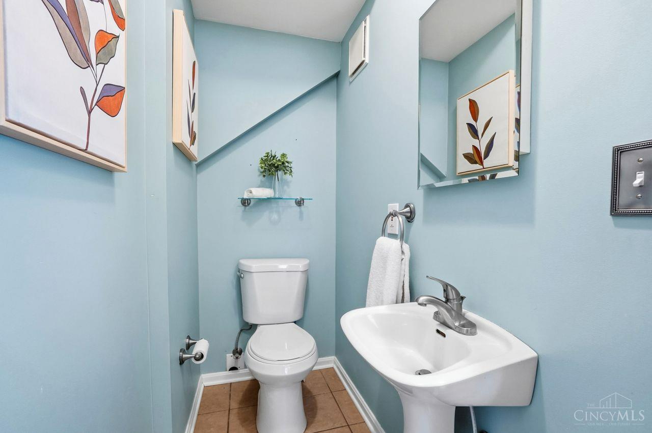 Cincinnati, Ohio, 45209, United States, 3 Bedrooms Bedrooms, ,4 BathroomsBathrooms,Residential,For Sale,2003338