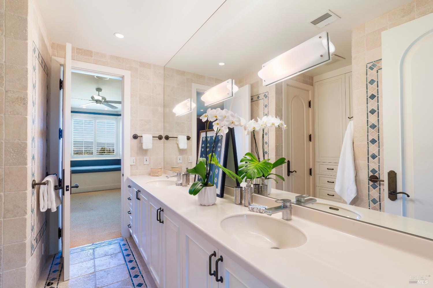 Napa, California, 94558, United States, 5 Bedrooms Bedrooms, ,8 BathroomsBathrooms,Residential,For Sale,1862462