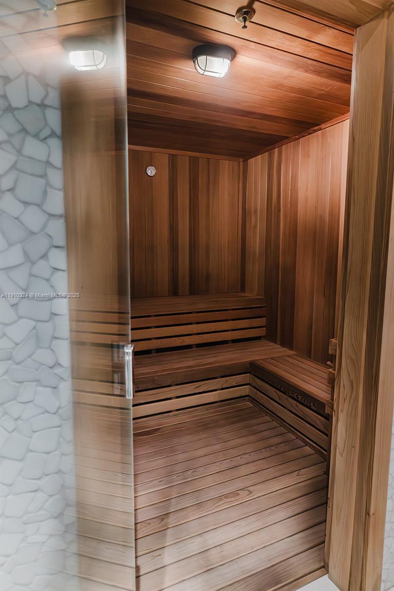 Miami, Florida, 33131, United States, 2 Bedrooms Bedrooms, ,2 BathroomsBathrooms,Residential,For Sale,1988977