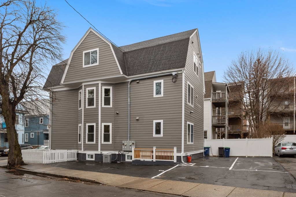 Somerville, Massachusetts, 02144, United States, 2 Bedrooms Bedrooms, ,2 BathroomsBathrooms,Residential,For Sale,1921483