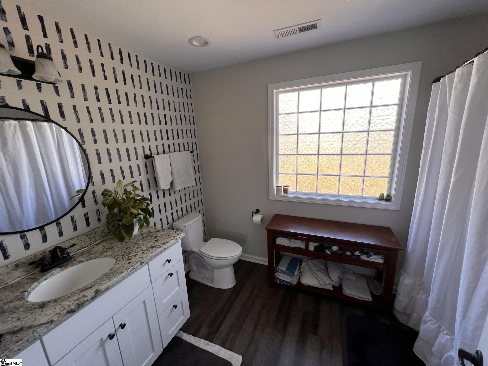 Pickens, South Carolina, 29671, United States, 4 Bedrooms Bedrooms, ,4 BathroomsBathrooms,Residential,For Sale,1975286