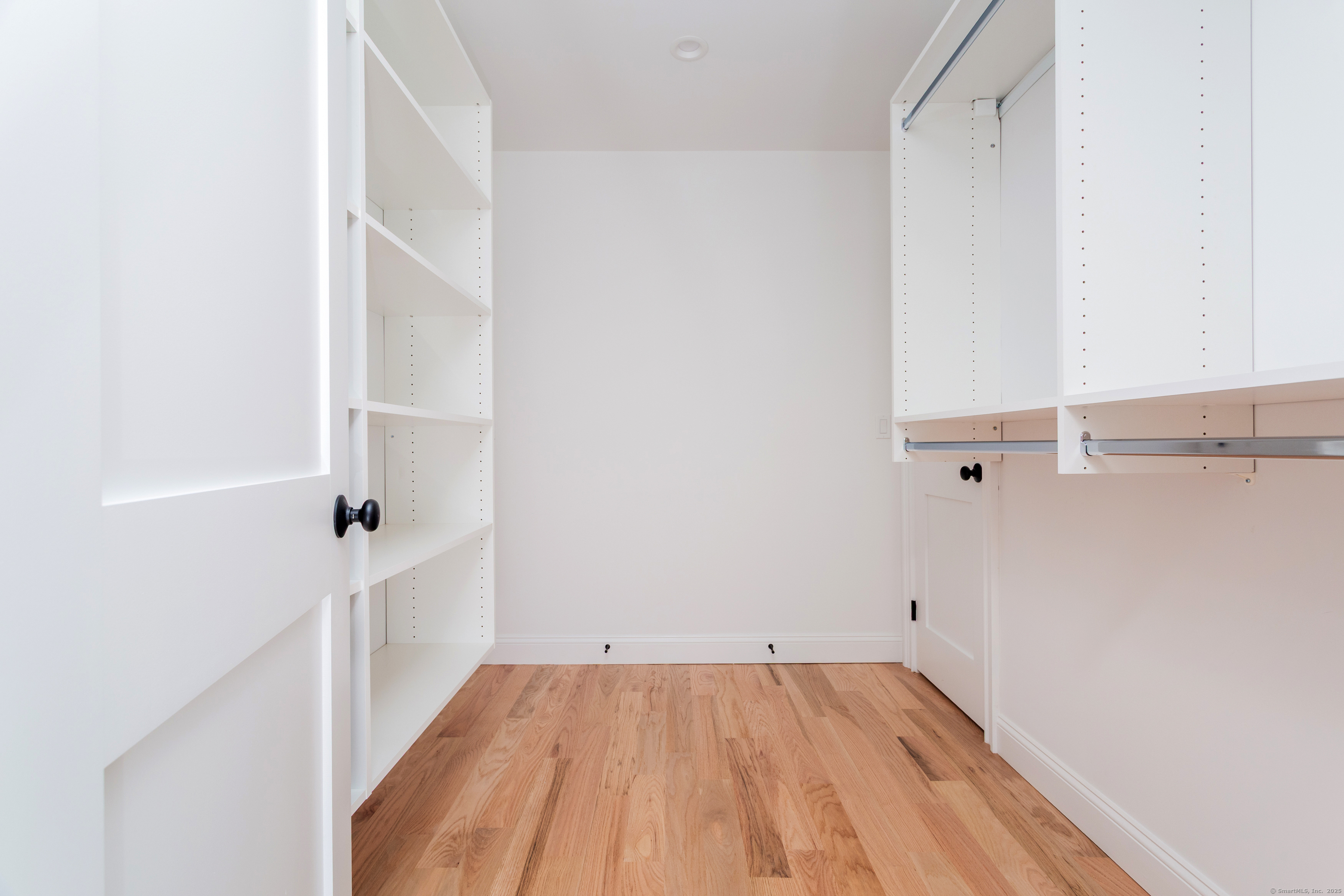 Stratford, Connecticut, 06614, United States, 4 Bedrooms Bedrooms, ,3 BathroomsBathrooms,Residential,For Sale,1988044