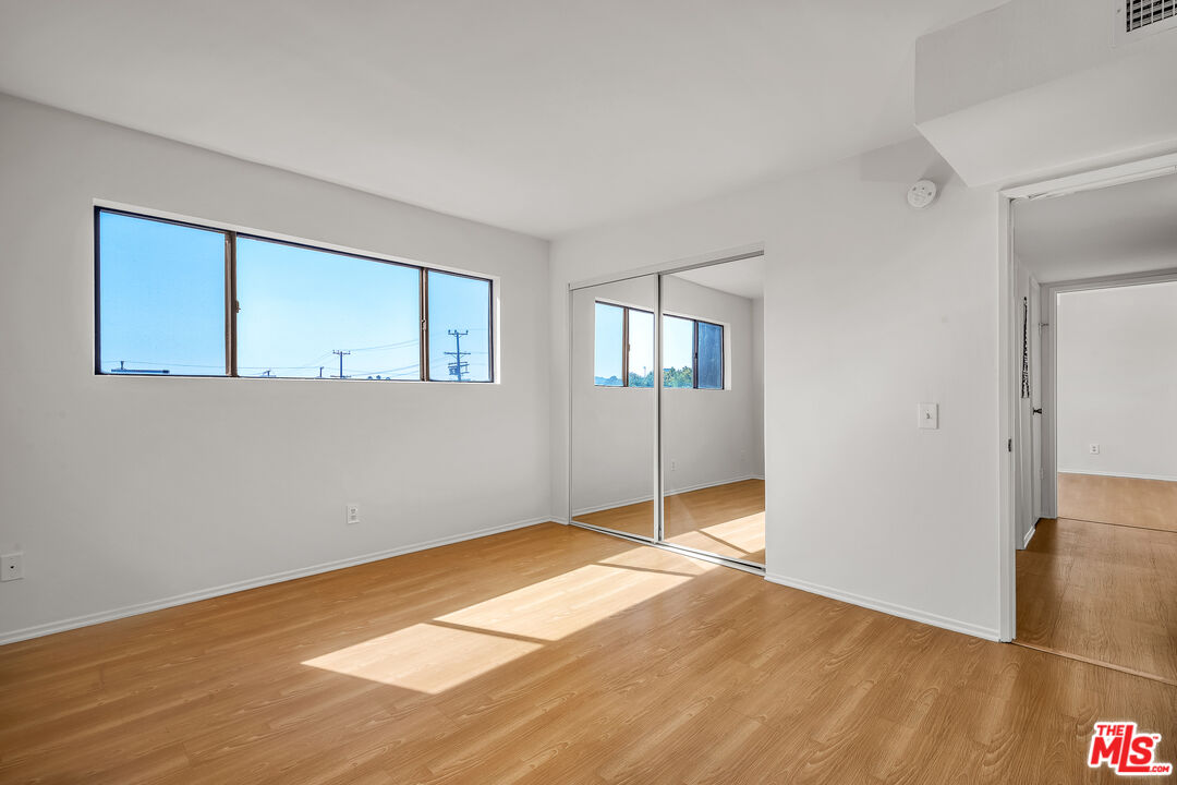 Sherman Oaks, California, 91403, United States, 3 Bedrooms Bedrooms, ,2 BathroomsBathrooms,Residential,For Sale,1989603