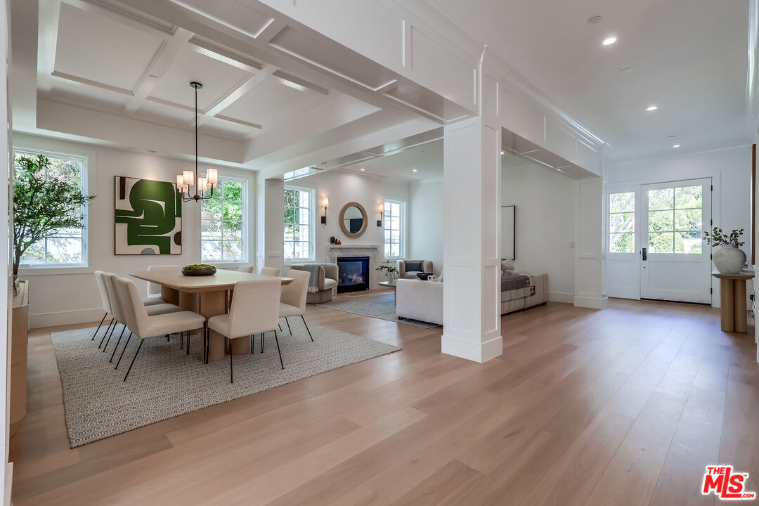 Los Angeles, California, 90049, United States, 7 Bedrooms Bedrooms, ,4 BathroomsBathrooms,Residential,For Sale,1912461