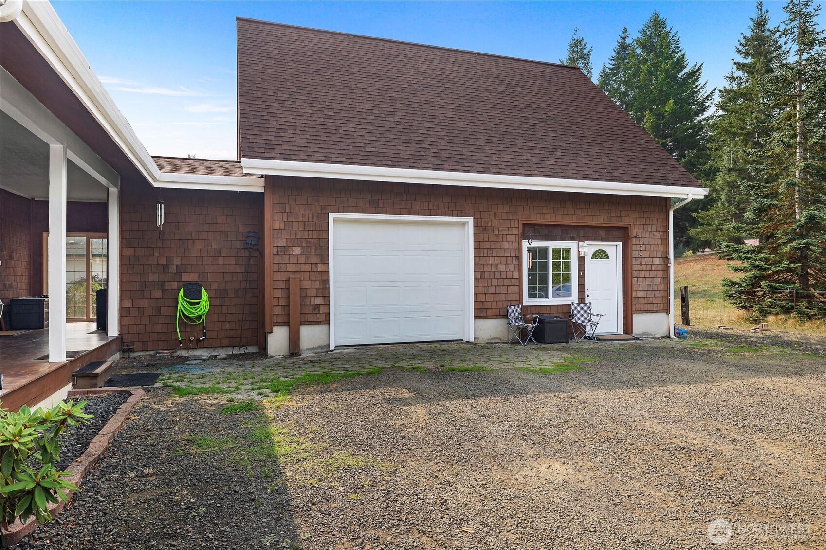 SHELTON, Washington, 98584, United States, 4 Bedrooms Bedrooms, ,4 BathroomsBathrooms,Residential,For Sale,1947710