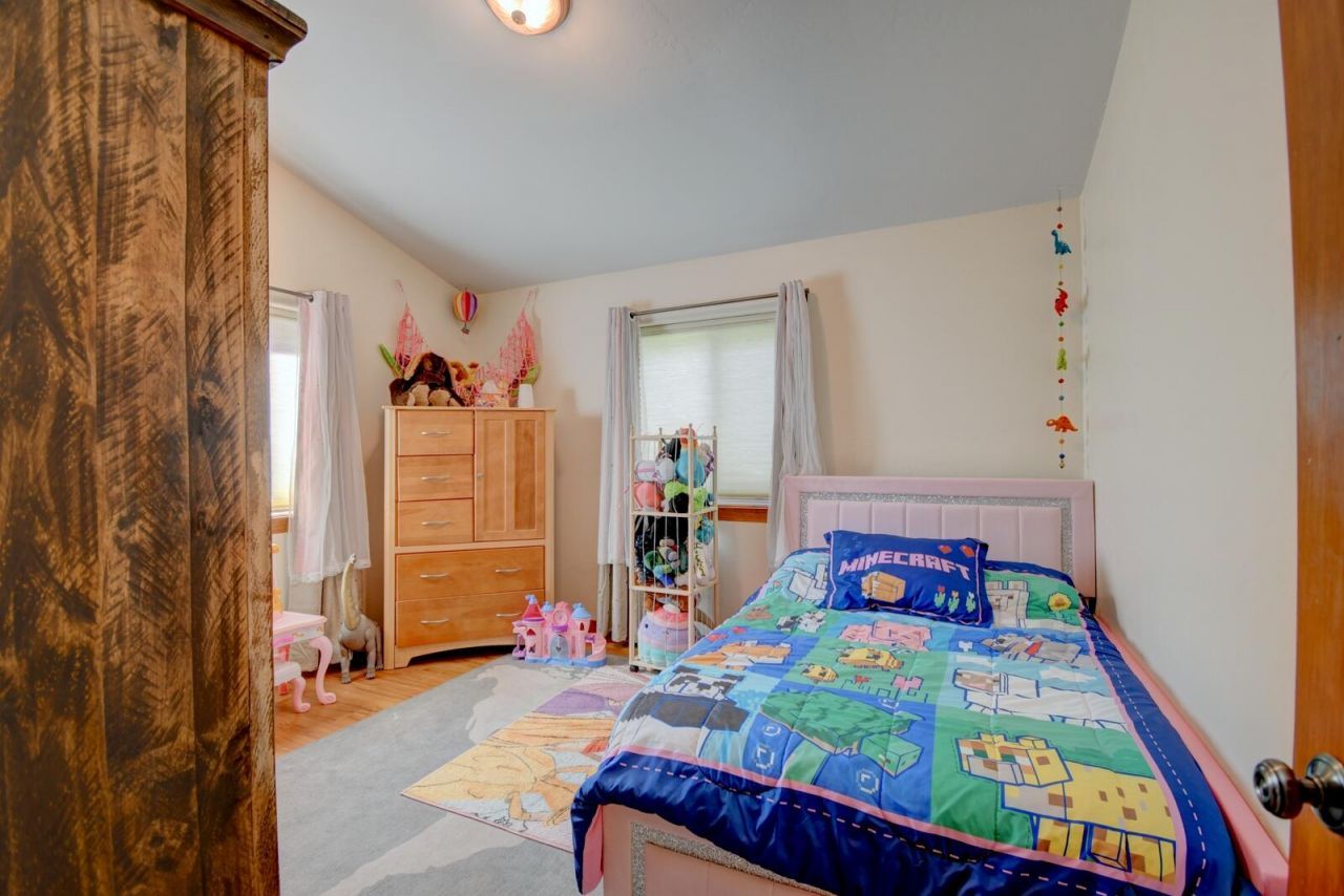 Tijeras, New Mexico, 87059, United States, 3 Bedrooms Bedrooms, ,2 BathroomsBathrooms,Residential,For Sale,1924821