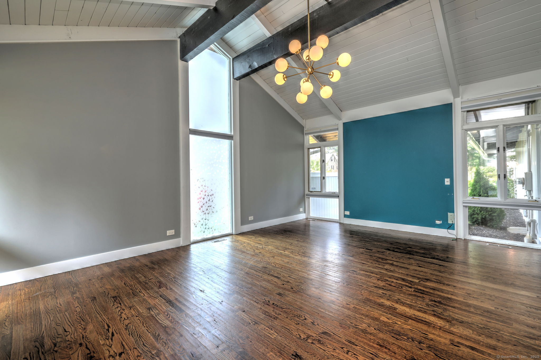 Hamden, Connecticut, 06517, United States, 4 Bedrooms Bedrooms, ,4 BathroomsBathrooms,Residential,For Sale,1942172