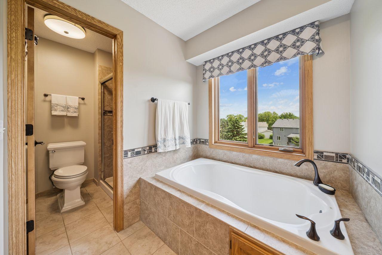 Woodbury, Minnesota, 55125, United States, 5 Bedrooms Bedrooms, ,3 BathroomsBathrooms,Residential,For Sale,1959198