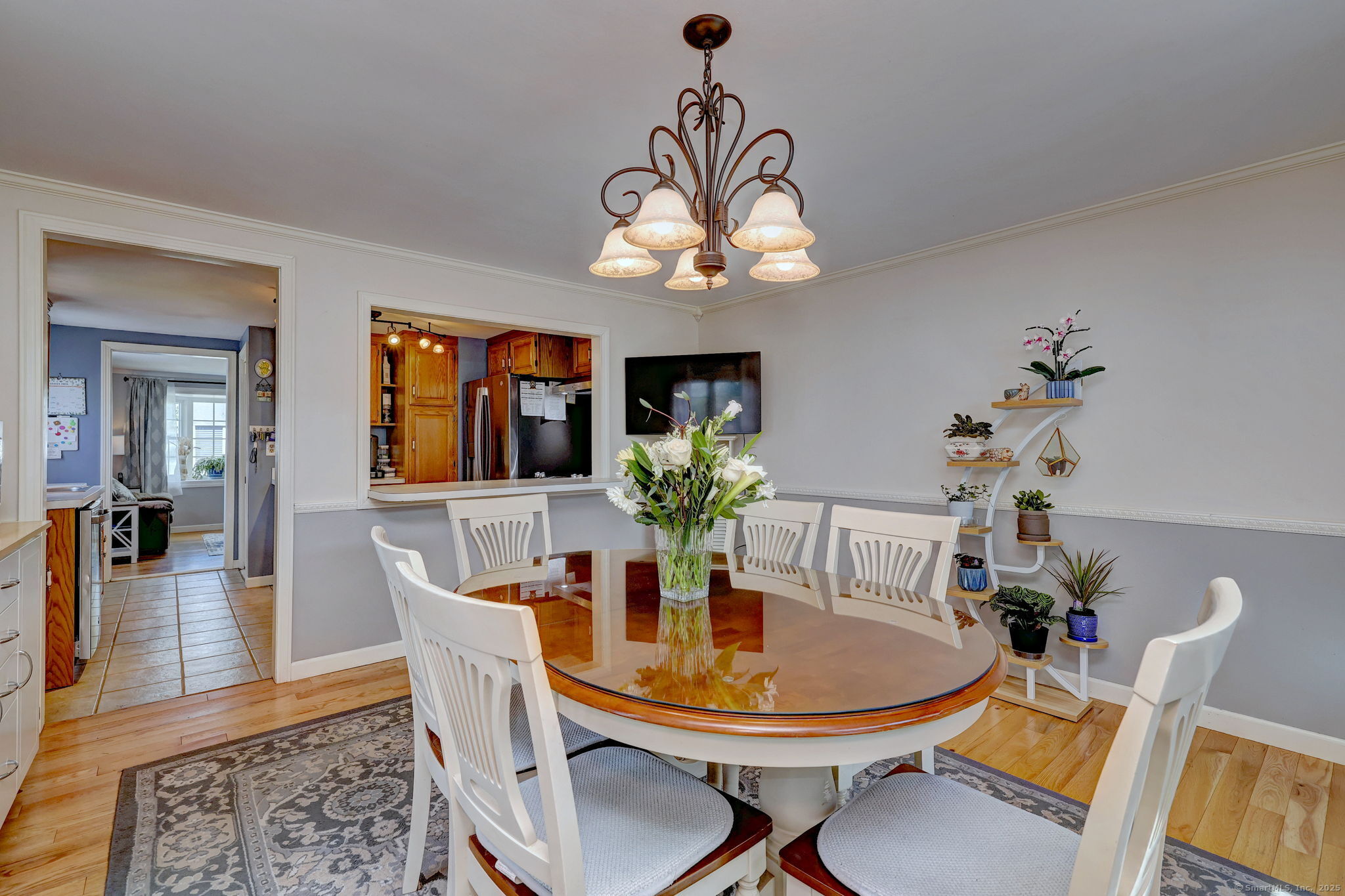 Milford, Connecticut, 06460, United States, 4 Bedrooms Bedrooms, ,3 BathroomsBathrooms,Residential,For Sale,1939362
