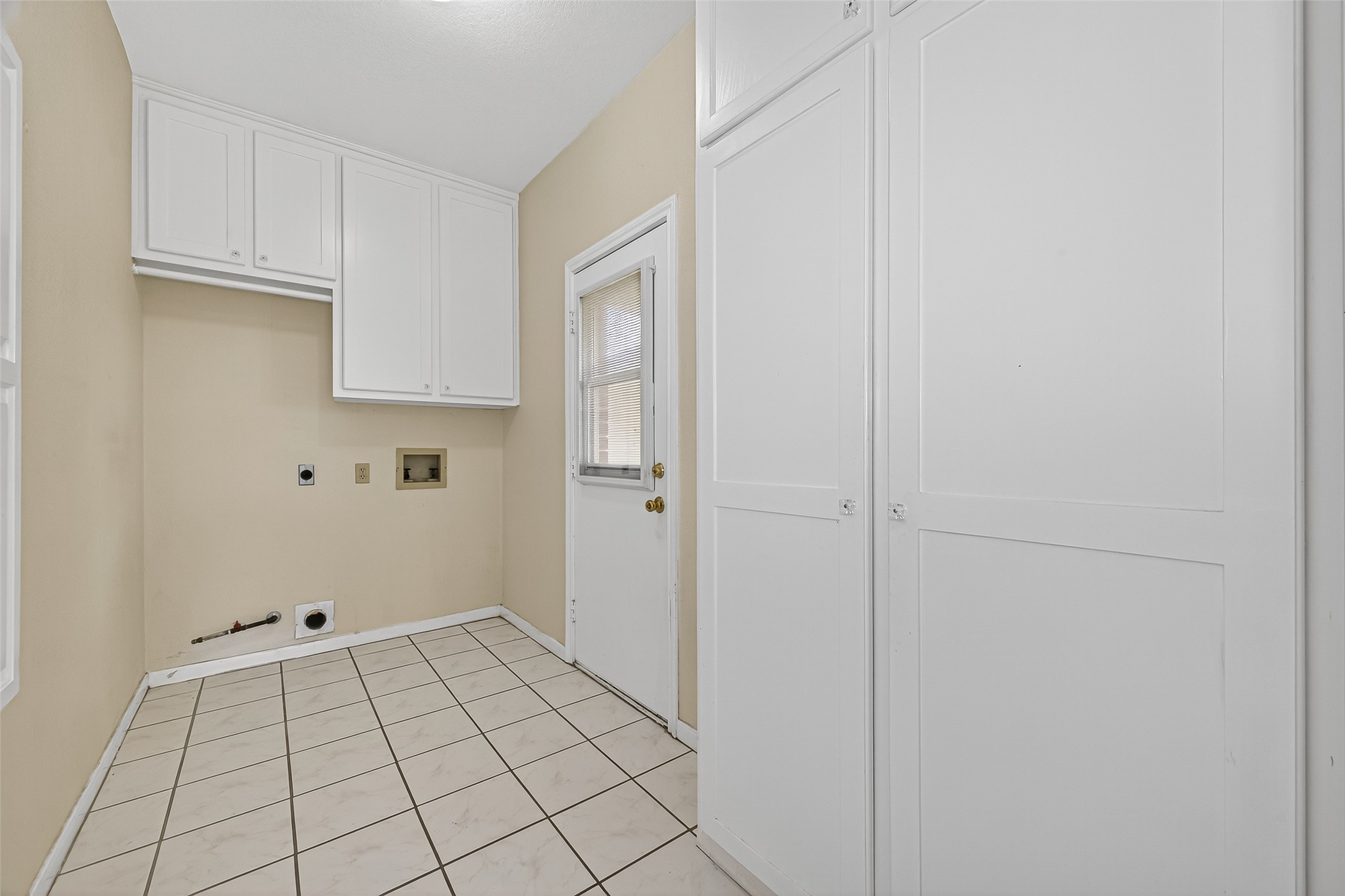 Sugar Land, Texas, 77478, United States, 5 Bedrooms Bedrooms, ,4 BathroomsBathrooms,Residential,For Sale,1971376