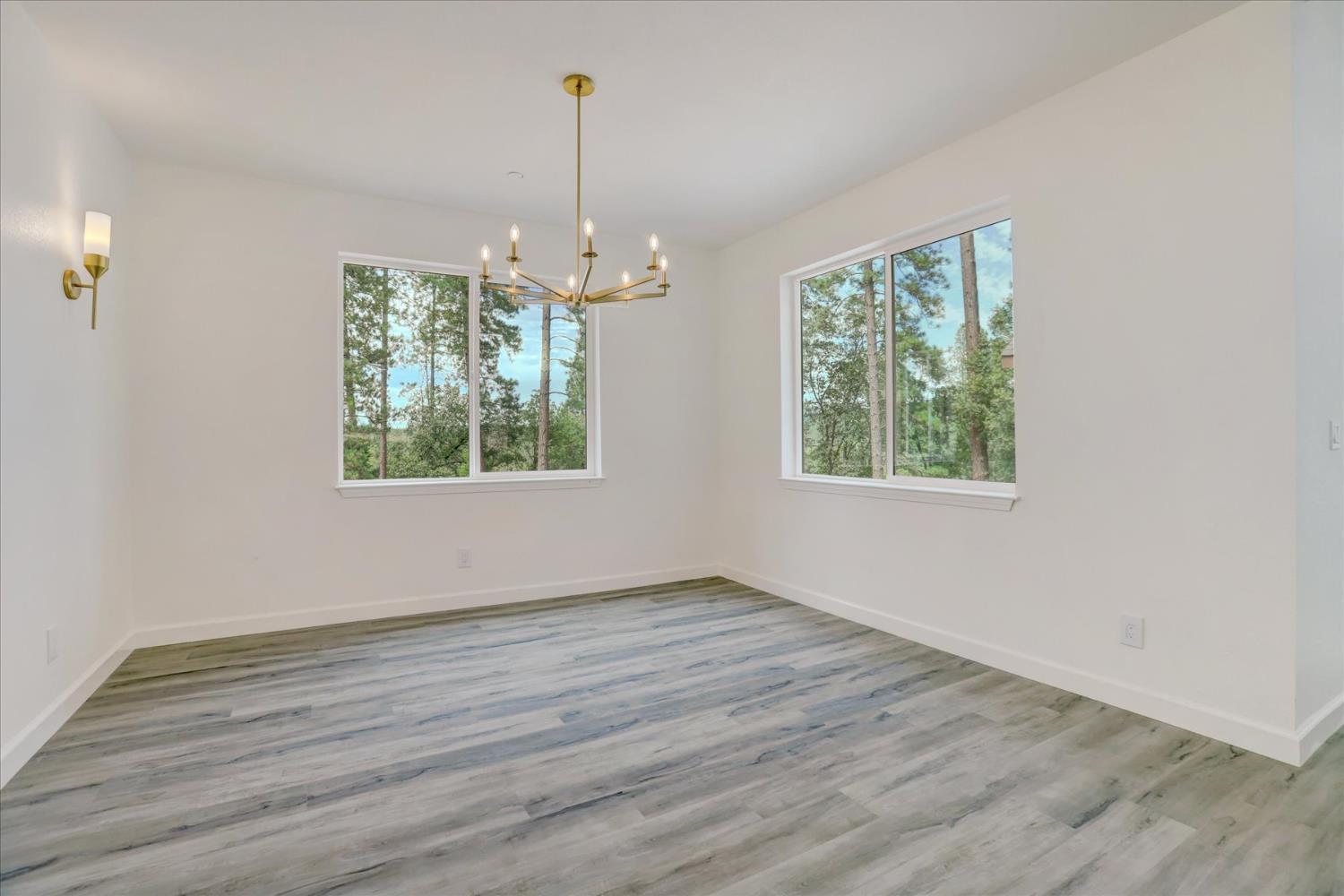Grass Valley, California, 95949, United States, 4 Bedrooms Bedrooms, ,3 BathroomsBathrooms,Residential,For Sale,1905490
