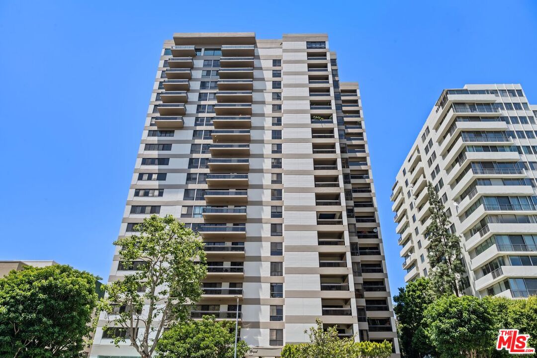 Los Angeles, California, 90024, United States, 2 Bedrooms Bedrooms, ,2 BathroomsBathrooms,Residential,For Sale,1901697