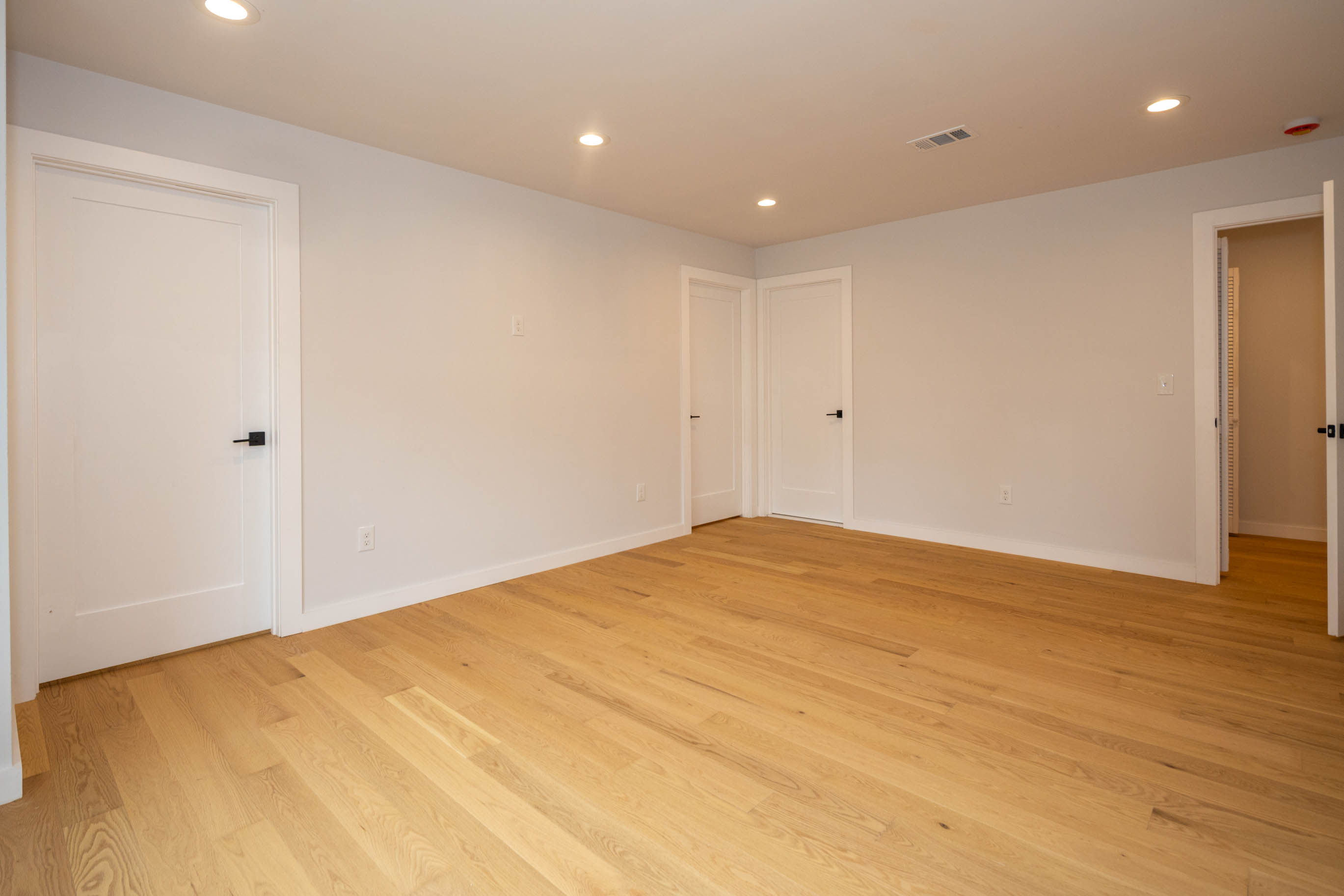 Edison, New Jersey, 08817, United States, 5 Bedrooms Bedrooms, ,4 BathroomsBathrooms,Residential,For Sale,1943098