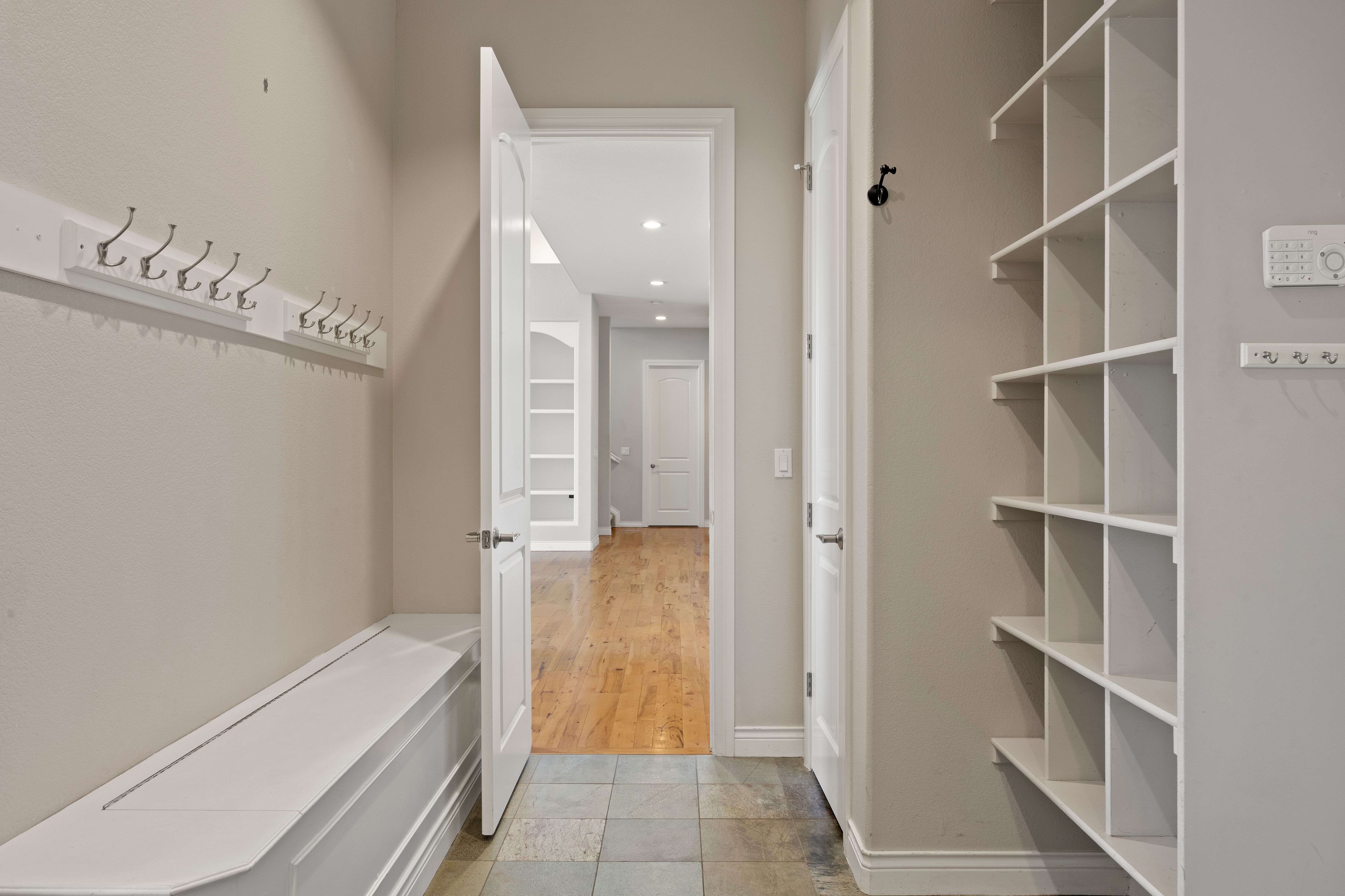  Ideal Blend of Space, Setting and Livability - 物件實景