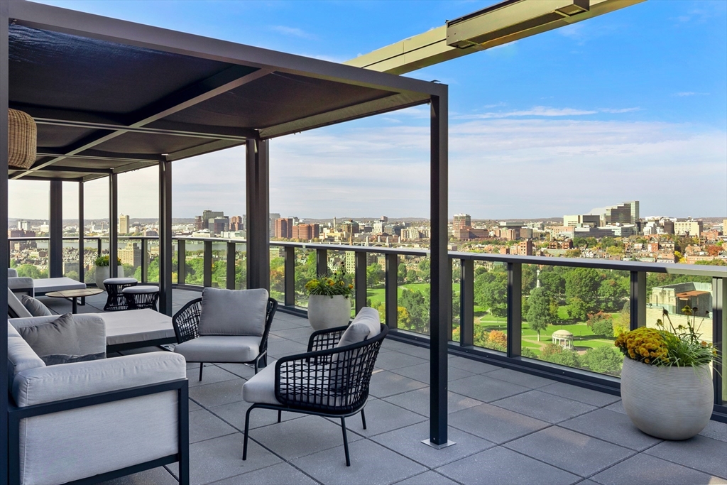 Boston, Massachusetts, 02116, United States, 1 Bedroom Bedrooms, ,1 BathroomBathrooms,Residential,For Sale,1919858