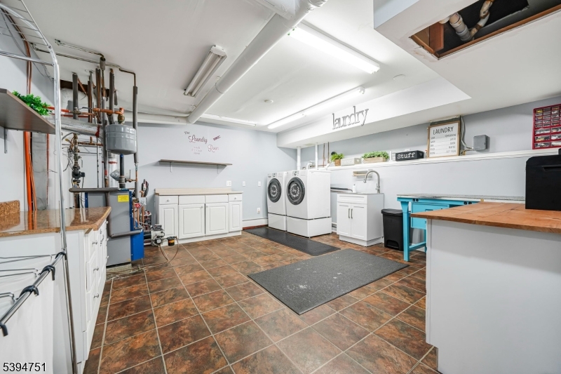 Jefferson Twp., New Jersey, 07849, United States, 3 Bedrooms Bedrooms, ,2 BathroomsBathrooms,Residential,For Sale,1993469