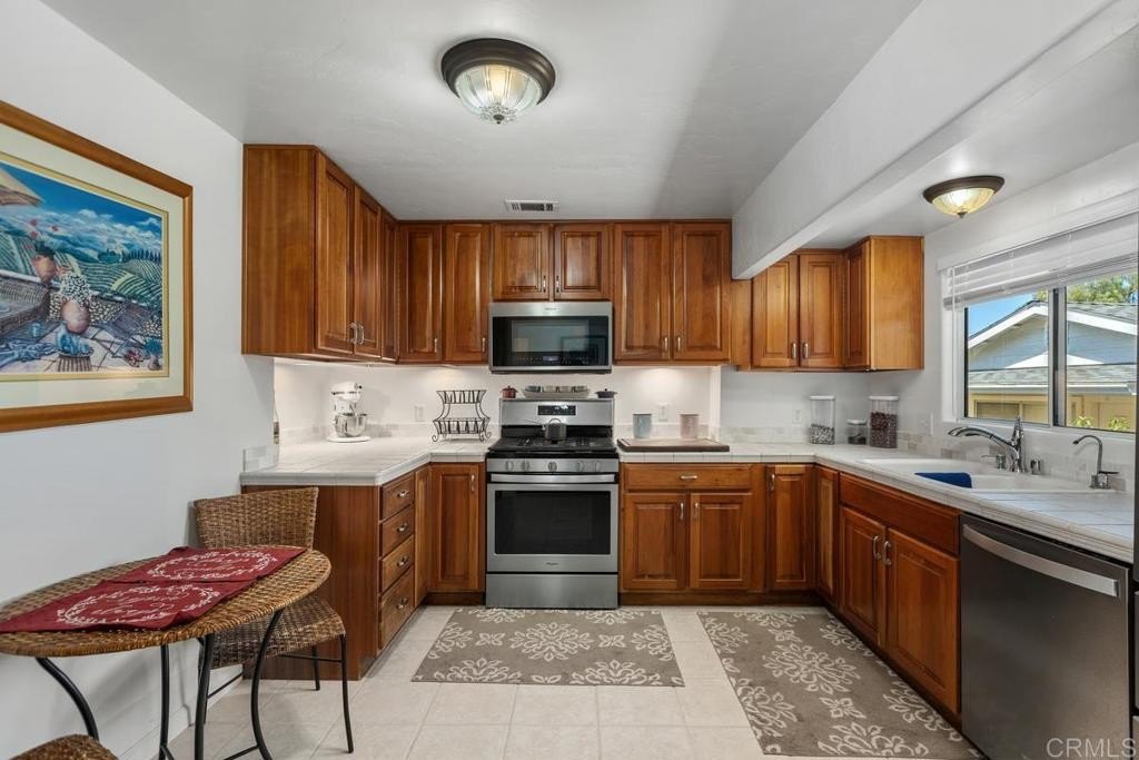 Lemon Grove, California, 91945, United States, 2 Bedrooms Bedrooms, ,2 BathroomsBathrooms,Residential,For Sale,1907575