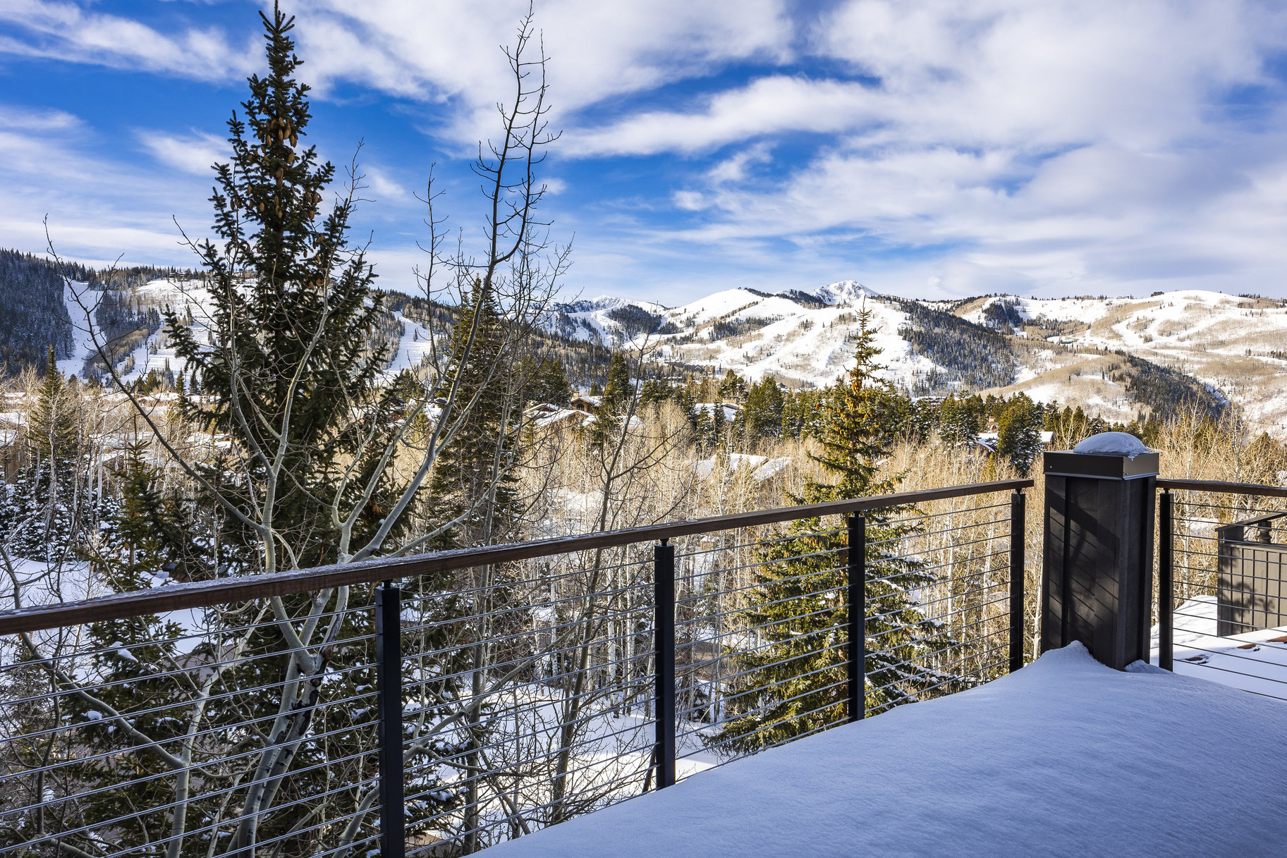  Rare End Unit in Stag Lodge with Unmatched Views & Ski Access - 物件實景