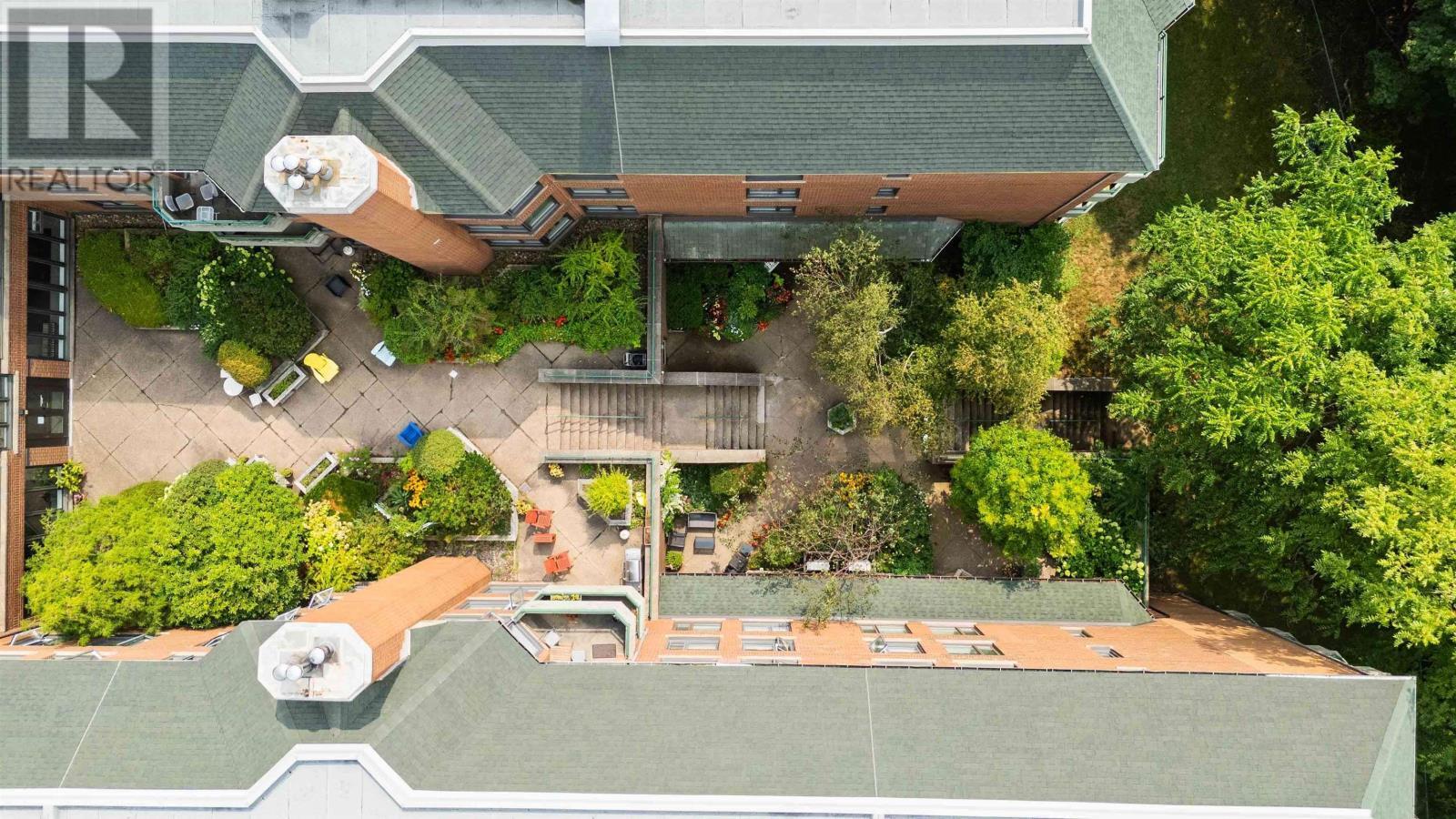 HALIFAX, Nova Scotia, B3H 3Y8, CA, 2 Bedrooms Bedrooms, ,1 BathroomBathrooms,Residential,For Sale,1947667