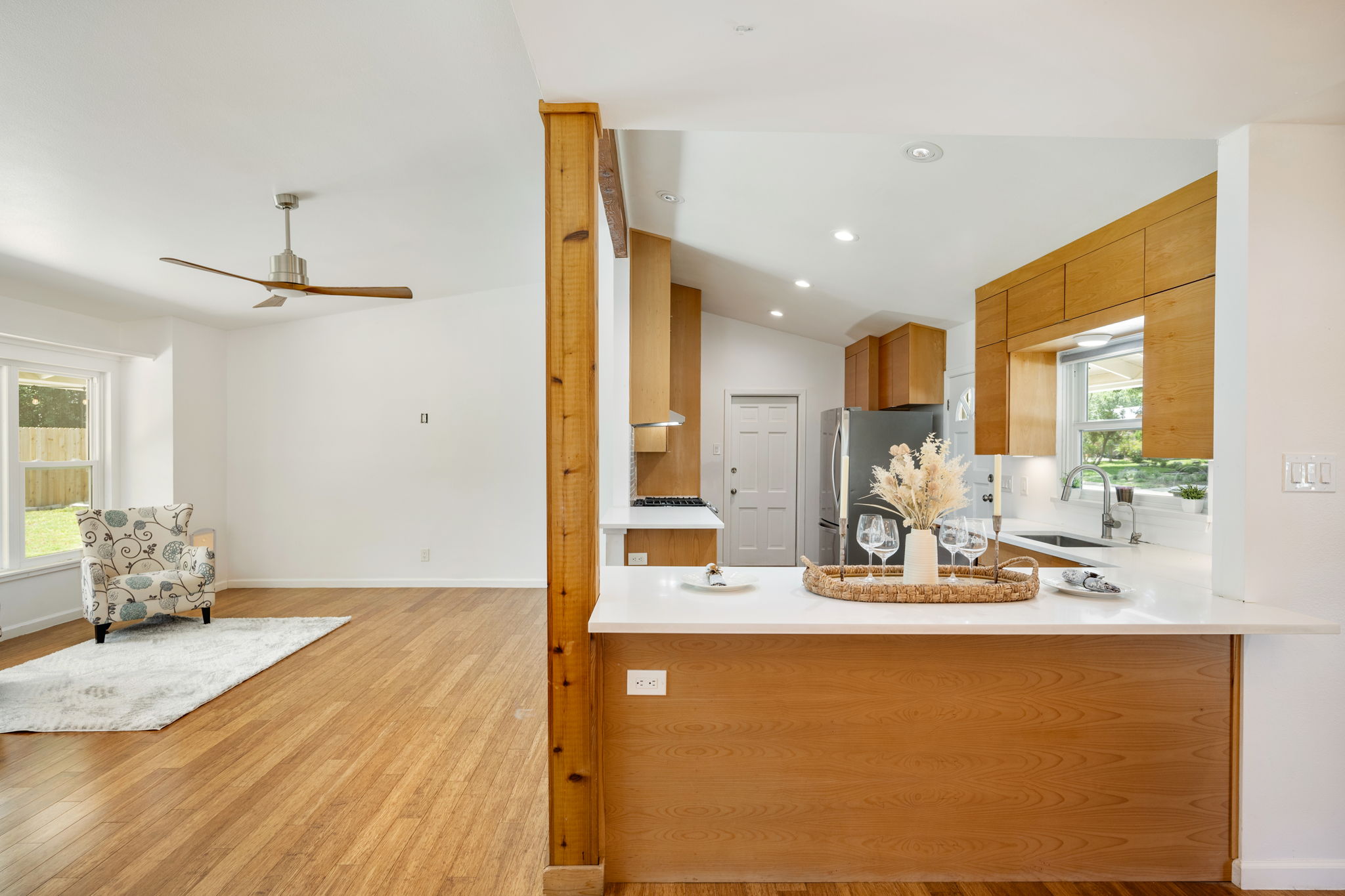  Refined Mid-Century Modern with Casita in Alamo Heights ISD - 物件實景