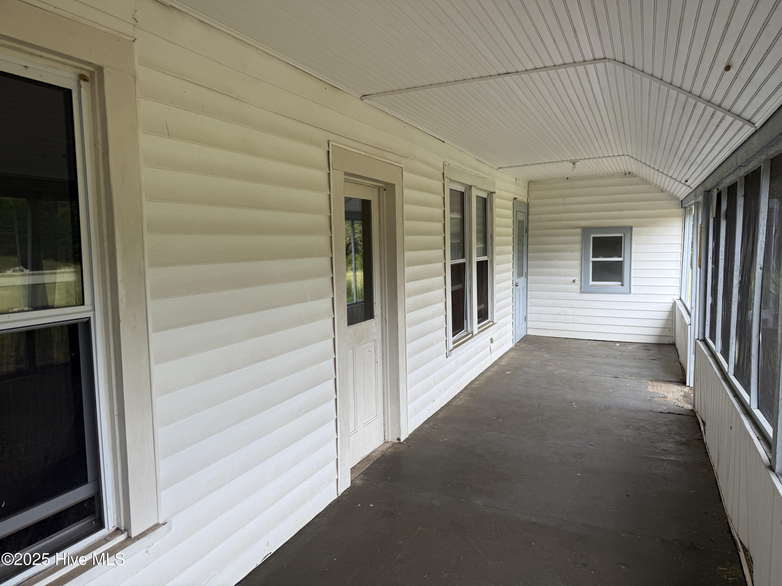 Harrells, North Carolina, 28444, United States, 4 Bedrooms Bedrooms, ,5 BathroomsBathrooms,Residential,For Sale,1955084