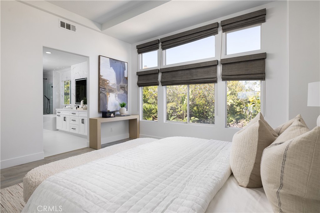 Huntington Beach, California, 92648, United States, 5 Bedrooms Bedrooms, ,1 BathroomBathrooms,Residential,For Sale,1732032