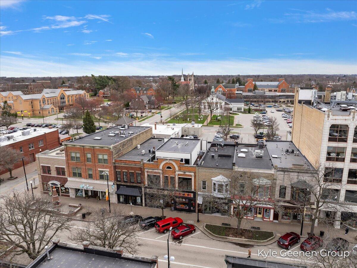 Holland, Michigan, 49423, United States, 2 Bedrooms Bedrooms, ,3 BathroomsBathrooms,Residential,For Sale,1827705