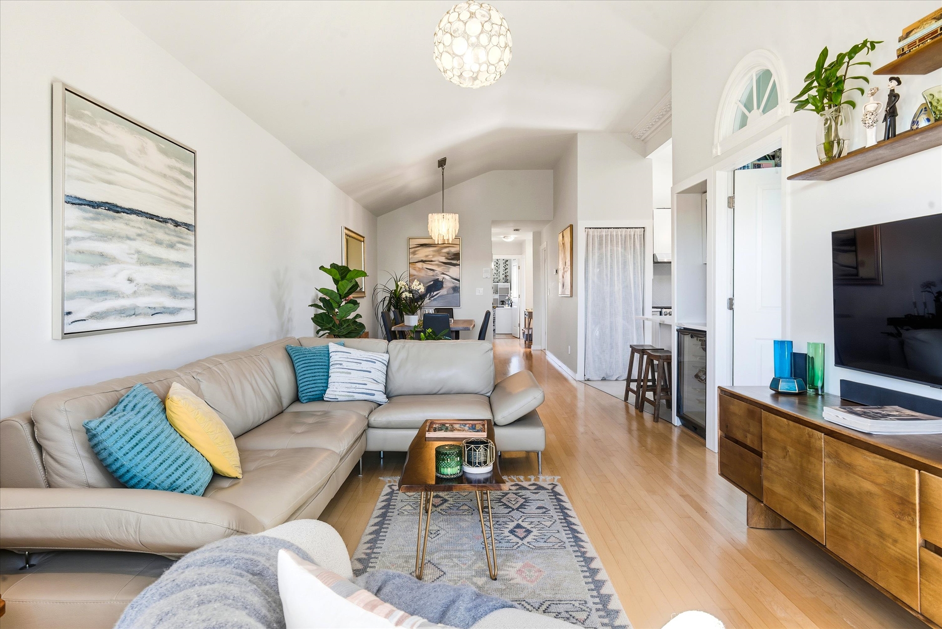 Howard Beach, New York, 11414, United States, 3 Bedrooms Bedrooms, ,2 BathroomsBathrooms,Residential,For Sale,2010836