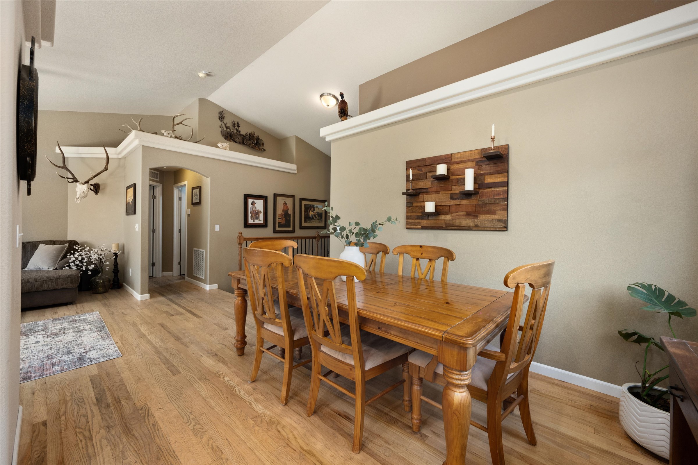  Main-Level Living Meets Unbeatable Storage and Outdoor Space - 物件實景