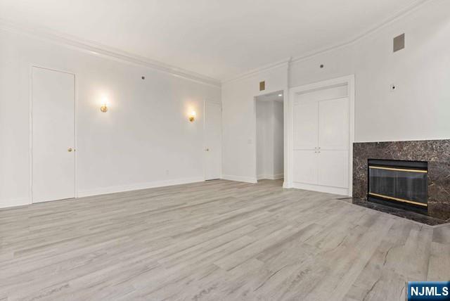 Cliffside Park, New Jersey, 07010, United States, 3 Bedrooms Bedrooms, ,4 BathroomsBathrooms,Residential,For Sale,1885354